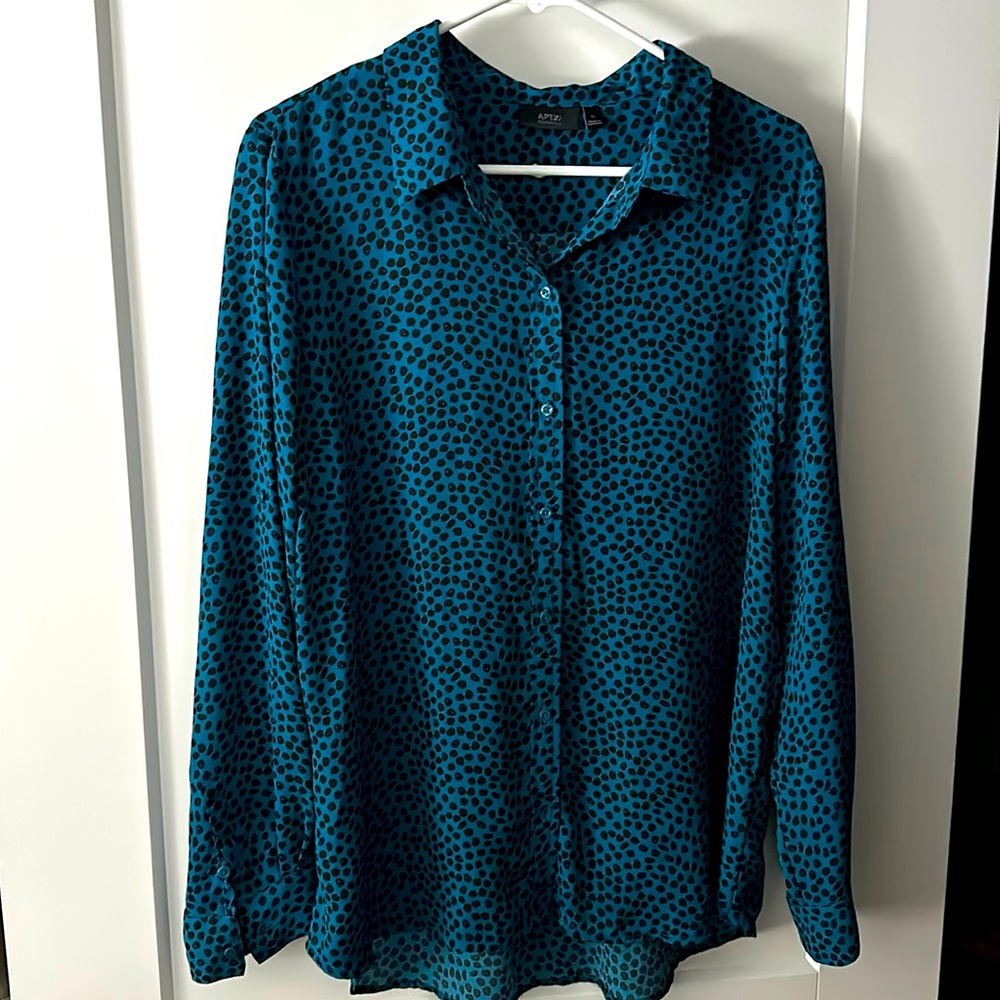 button down blouse adjustable arm length size XL